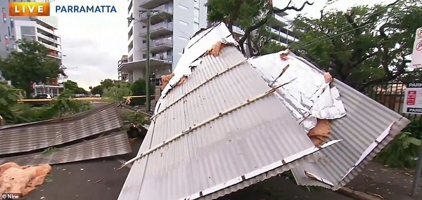 Сидней накрыл мощнейший шторм: без света 40 тысяч домов