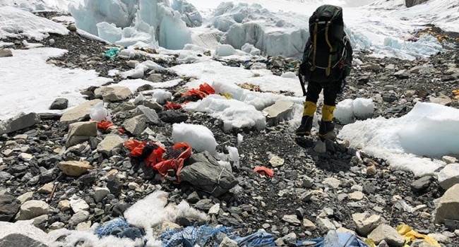 Эверест закрыли для посещения из-за гор мусора