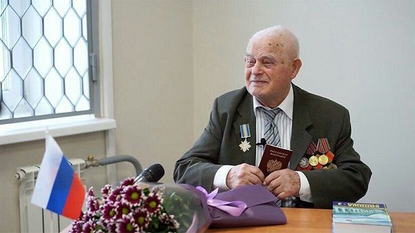 «Совершал убийства б*ндеровцев»: 93-летний гражданин Украины выпросил паспорт России 