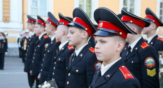 В России нашли виновных в заражении суворовских курсантов