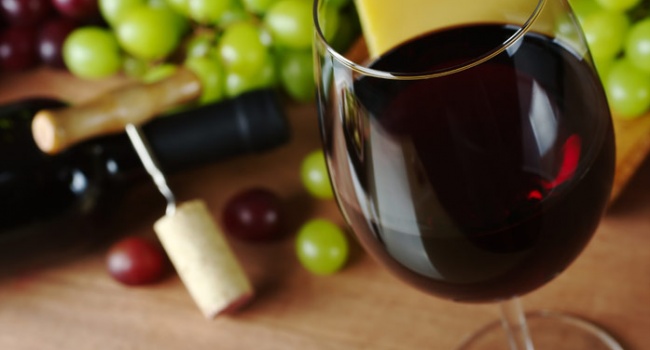 Умеренное употребление вина позитивно сказывается на состоянии кожи