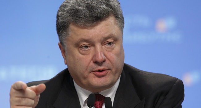 Порошенко собирается в очередной раз рассказать миру о попытках РФ вмешаться в избирательный процесс в Украине Порошенко собирается в очередной раз рассказать миру о попытках РФ вмешаться в избирательный процесс в Украине