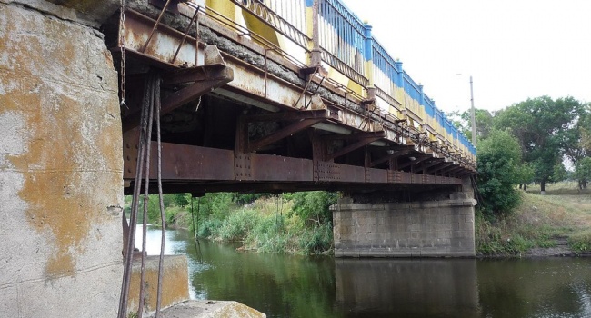 В Тернопольской области обрушился мост