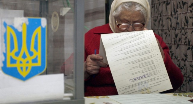 Журналист разделил избирателей в Украине на 3 группы: «Уставшие от политики, ватники и вышиватники»