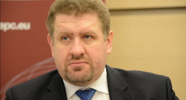 Константин Бондаренко назвал фамилии двух людей, от которых может зависеть результат выборов в Украине