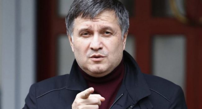 Политолог: Аваков и «тимошенковские шестерки» будут визжать, что СБУ кого-то покрывает Политолог: Аваков и «тимошенковские шестерки» будут визжать, что СБУ кого-то покрывает