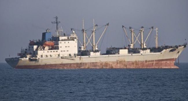В Южной Корее российское судно с нетрезвым командиром врезалось в мост
