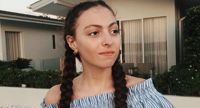 «Научу зарабатывать каждого»: дочь Оли Поляковой взобралась на шест и записала видео 