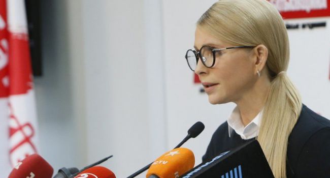 Тимошенко пообещала вкладчика «Ощадбанка» вернуть их денежки Тимошенко пообещала вкладчика «Ощадбанка» вернуть их денежки