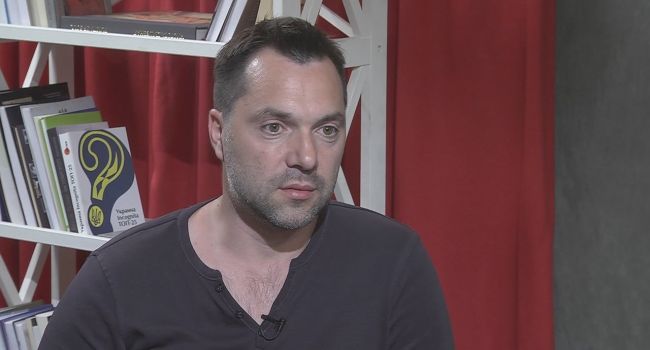 Арестович: Порошенко удалось обеспечить самую спокойную президентскую кампанию за все время независимости Украины