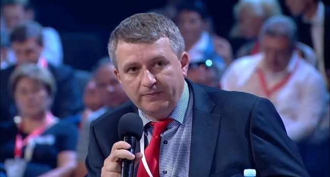 Романенко: дело не в Зеленском, а в том, что вам все «неправильные» хотят показать жирную дулю