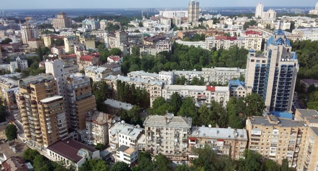 Квартиры в Киеве дешевеют в гривнах, но дорожают в долларах