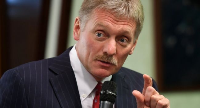 «Денег нет, но вы держитесь там»: у Путина пояснили прекращение отправок на Донбасс «гмконвоев»