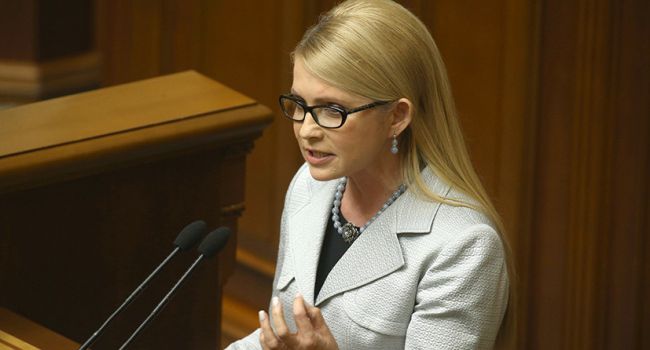 Тимошенко вновь призвала Порошенко начать вести честную борьбу за президентство