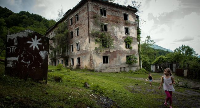 В сети показали жуткий поселок-призрак в Абхазии