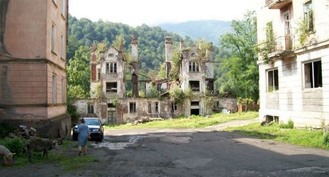 В сети показали жуткий поселок-призрак в Абхазии