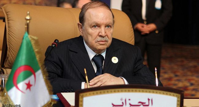 Президент Алжира отказался участвовать в новых выборах, заявив о проблемах со здоровьем