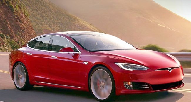 Из-за сбоя в работе электроники Tesla Model S оказалась в реке Из-за сбоя в работе электроники Tesla Model S оказалась в реке