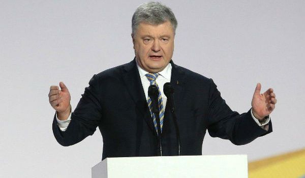 И военное положение не остановило: в сети появились сенсационные факты, доказывающие «союз» Порошенко с РФ И военное положение не остановило: в сети появились сенсационные факты, доказывающие «союз» Порошенко с РФ