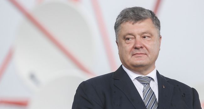 Журналист: «Борьбу с бедностью Порошенко начинает раз в 5 лет» Журналист: «Борьбу с бедностью Порошенко начинает раз в 5 лет»