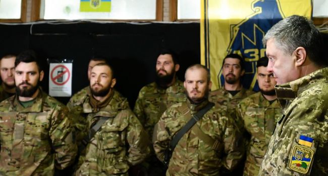 Политолог: тыловики «Нацкорпуса» поставили себя в неудобную позу Политолог: тыловики «Нацкорпуса» поставили себя в неудобную позу