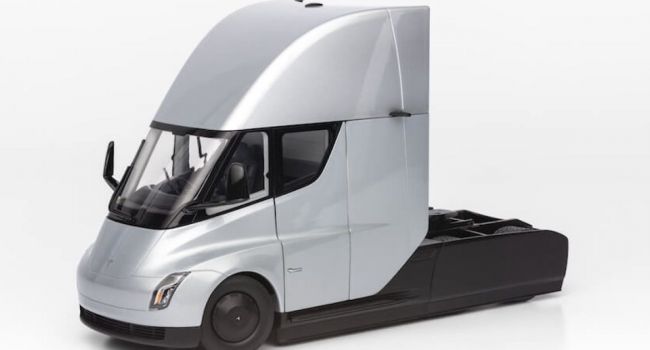 В продаже появилась уменьшенная копия магистрального тягача Tesla Semi