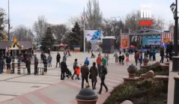 «А где же народ?»: в сети посмеялись над видео празднования в Керчи годовщины аннексии Крыма 