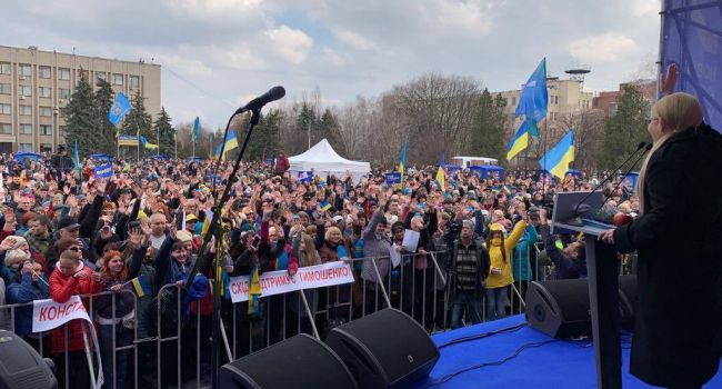 «Наша стратегия и наш путь к миру – Будапештский меморандум»: Тимошенко выступила в Славянске, призвав объединиться и действовать 