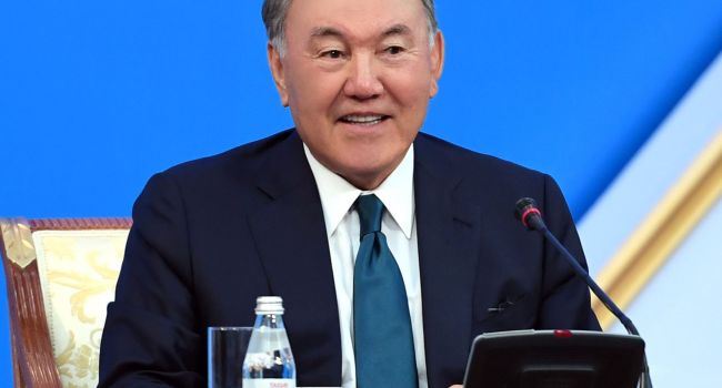 Березовец рассказал, почему Назарбаев решил уйти по-тихому