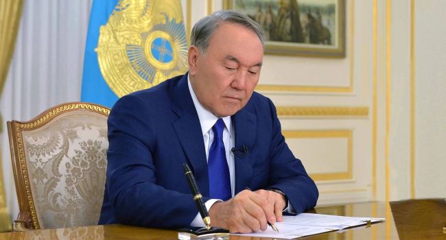 Эксперт объяснил, почему Назарбаев ушел в отставку