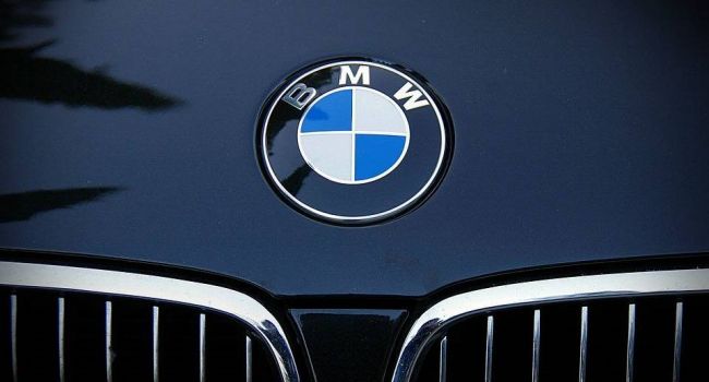 Компания BMW представила обновленный кроссовер Х1 с расходом менее 1,5 литра топлива на сотню