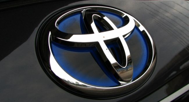 В Toyota объяснили слабый интерес компании к электрокарам