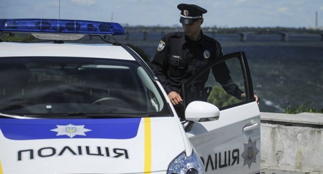 В Украине сотрудники полиции будут тщательнее досматривать транспортные средства