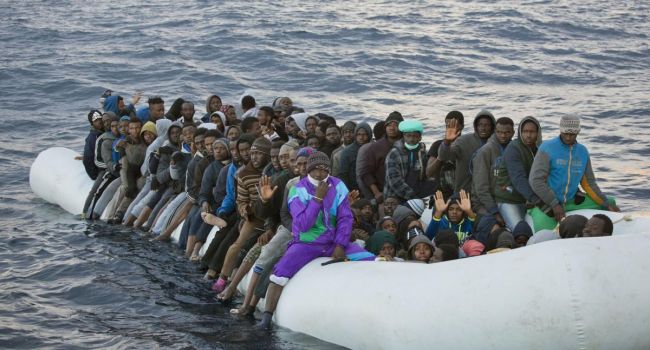 Мигранты захватили танкер в Средиземном море