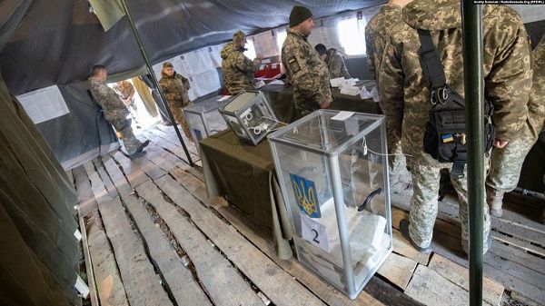 В зоне ООС многие военнослужащие проголосовали за Зеленского 