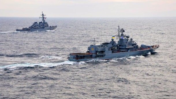 Россия пригрозила войной в случае прохождения украинских кораблей в Керченском проливе