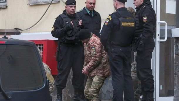 Украинским военнопленным морякам продлили срок «следствия» в РФ