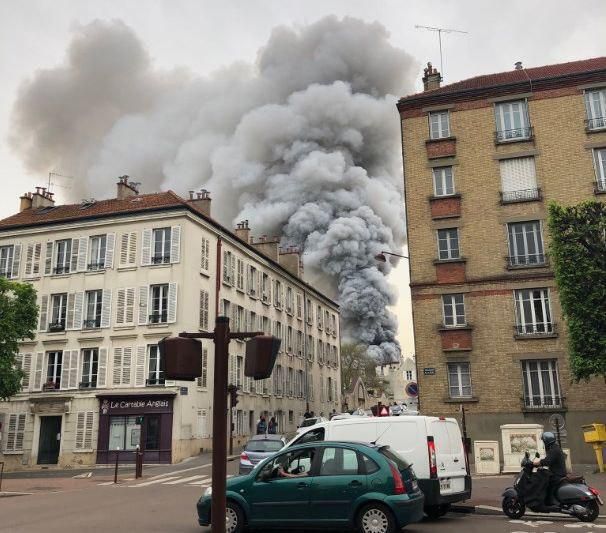 ЧП во Франции: горит Версаль
