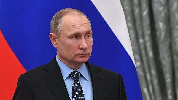 Владимир Путин заявил, что будет раздавать российские паспорта всем гражданам Украины 