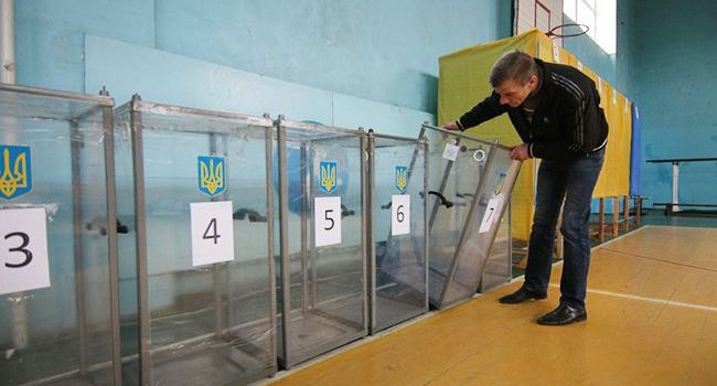 Обозреватель: украинцы за глаза назвали состоявшиеся выборы «парадом уродов»