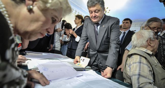 Журналист: «Теперь уже Порошенко стал клоуном»
