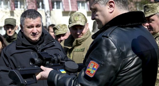 Эксперт рассказал, почему от противостояния Авакова с Порошенко выиграла Украина