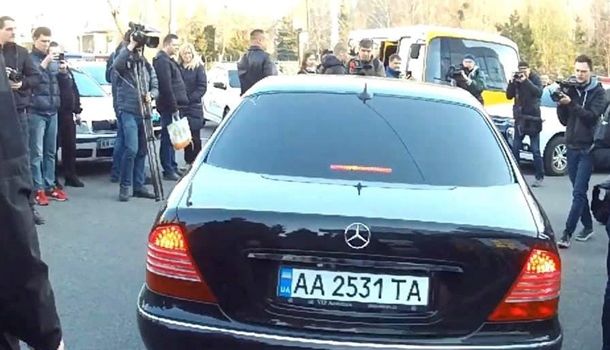Депутат от БПП: Зеленский приехал сдавать анализы на бывшем автомобиле олигарха Коломойского