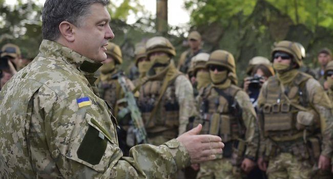Офицер украинской армии объяснил, почему военные отказались поддержать Петра Порошенко