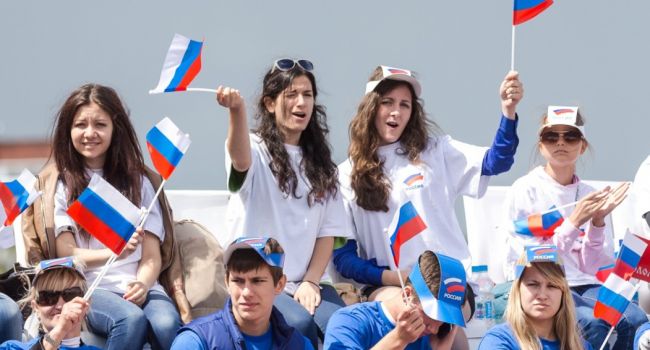 Молодёжь не желает жить в России