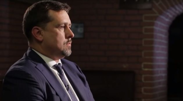 «Был нанесен ядерный удар»: в администрацию Порошенко явился Семочко с папкой в руках