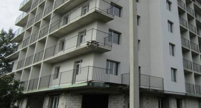 Впервые в Украине - власти Львова добились сноса незаконно возведенного многоэтажного дома