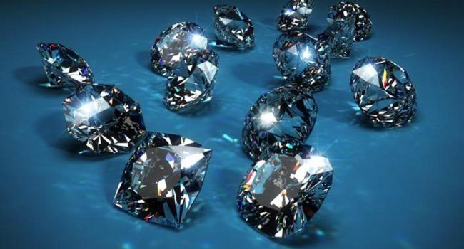 Ученые обнаружили огромный и очень редкий алмаз