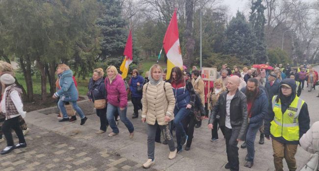 «Вон, бандеровские бесы»: в Одессе на акцию вышли люди с георгиевскими лентами, есть задержанные