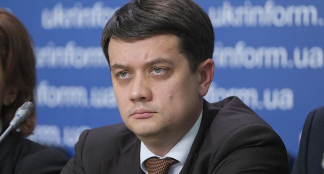Разумков: Часть команды Зеленский представит ко второму туру выборов Разумков: Часть команды Зеленский представит ко второму туру выборов